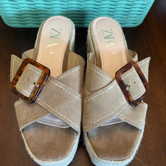 Zara Women's Tan Suede Platform Sandals - Picture 4 of 9